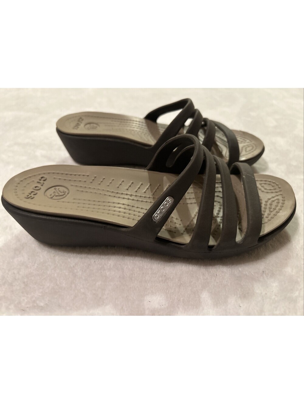 Crocs Sandals Women’s 7 Brown Rhonda Strappy Wedge Slides Beach Casual Vacation